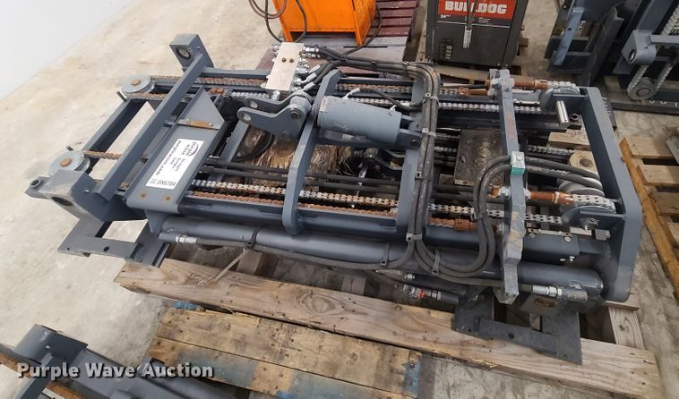 image for item DN5704 (3) forklift masts