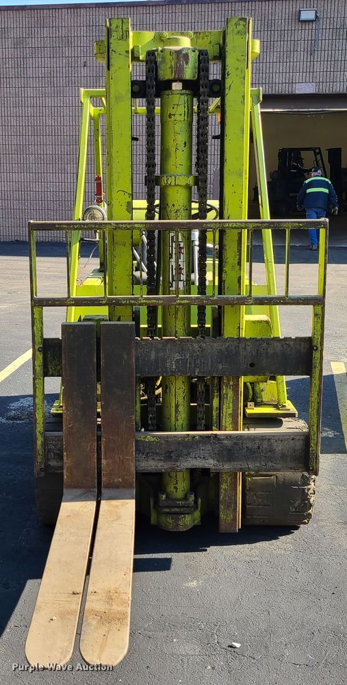 image for item DN5705 Clark C500  forklift