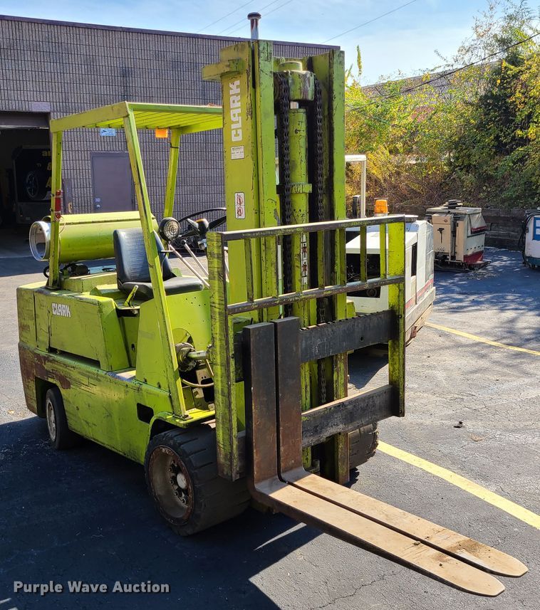 image for item DN5705 Clark C500  forklift