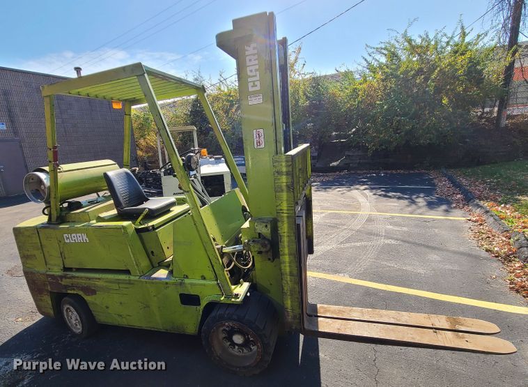 image for item DN5705 Clark C500  forklift