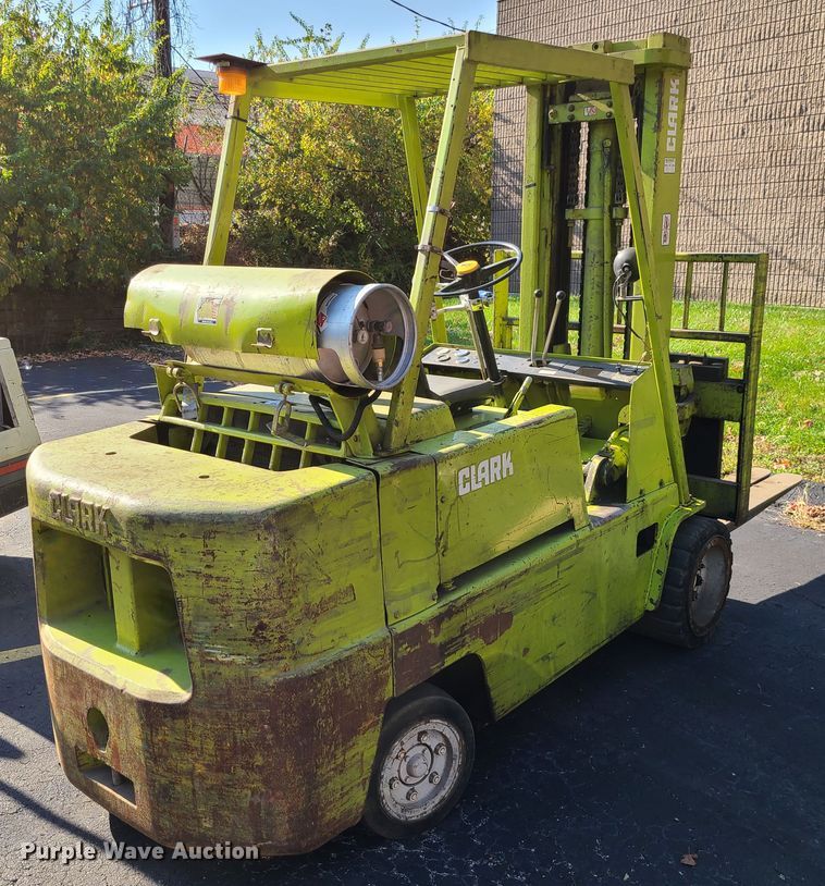 image for item DN5705 Clark C500  forklift