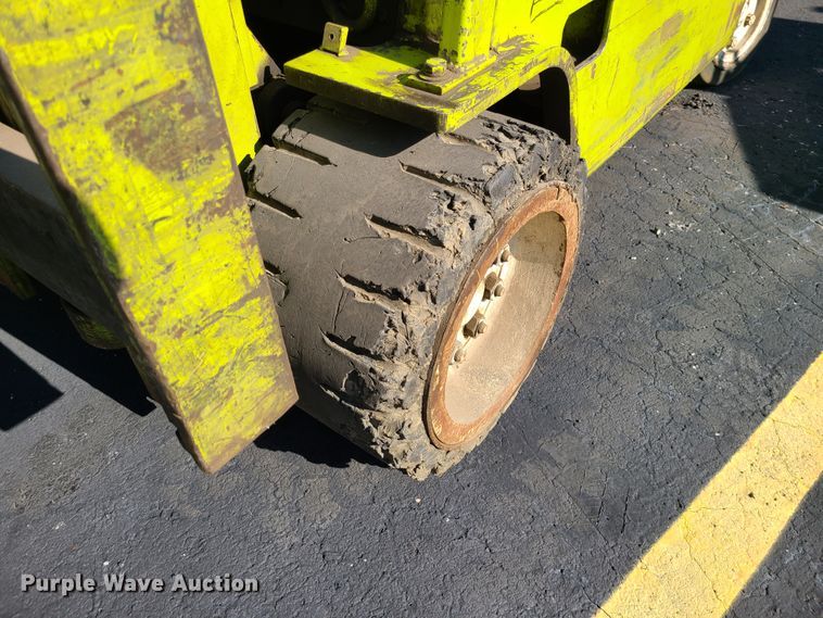 image for item DN5705 Clark C500  forklift