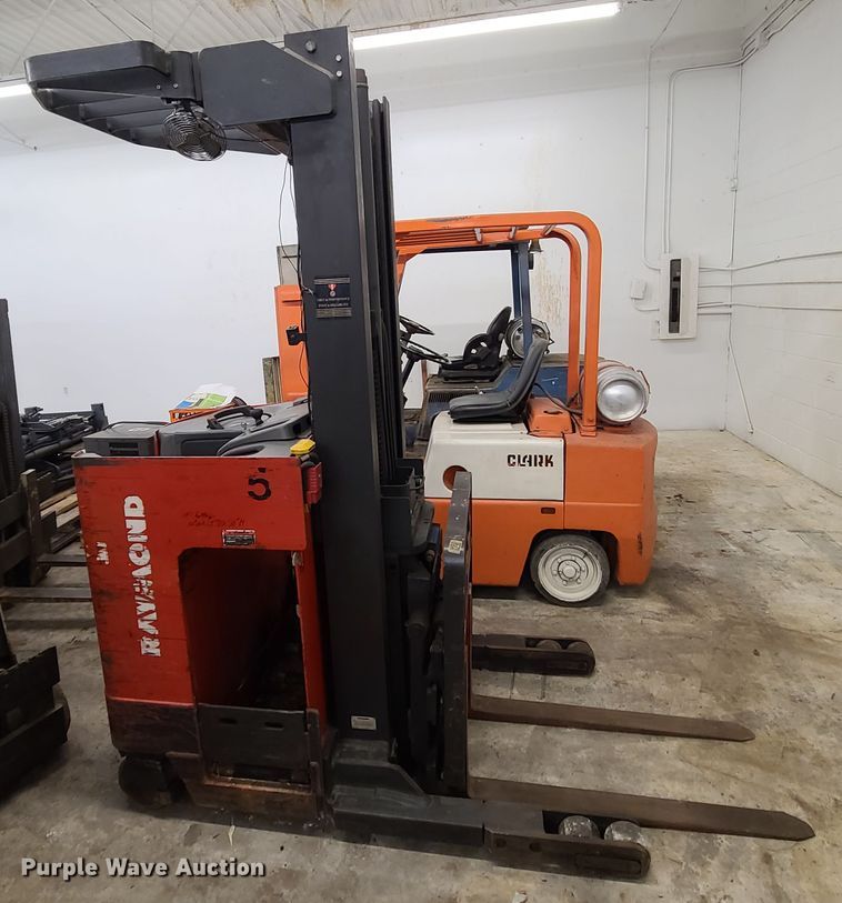 image for item DN5707 (2) forklifts