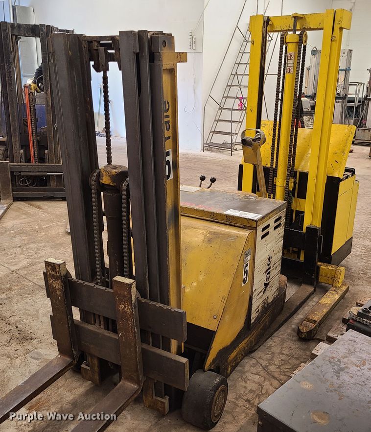 image for item DN5709 (2) pallet jacks