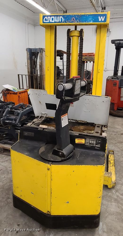 image for item DN5709 (2) pallet jacks