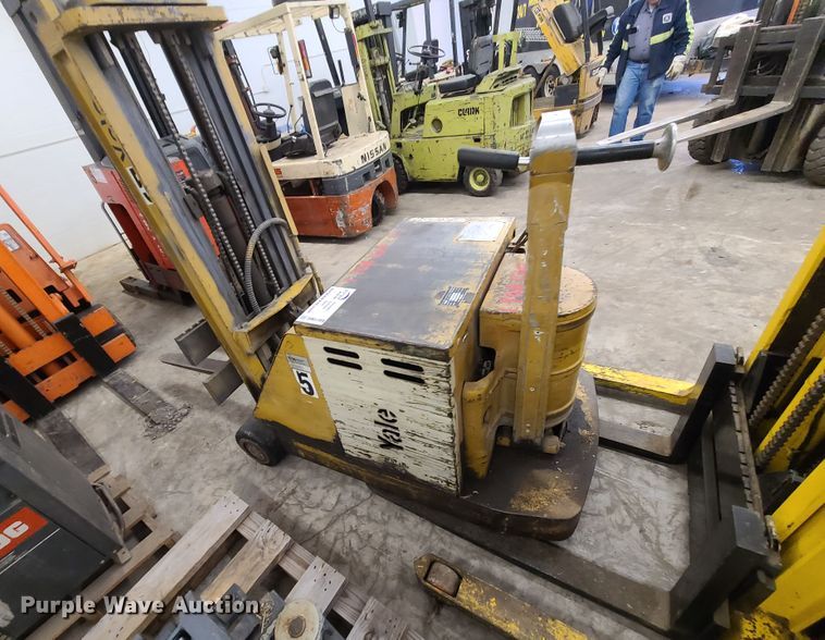 image for item DN5709 (2) pallet jacks