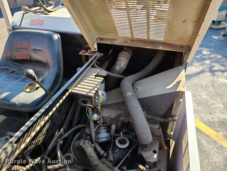 image for item DN5710 Advance Retriever 5100  sweeper