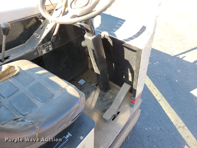 image for item DN5710 Advance Retriever 5100  sweeper