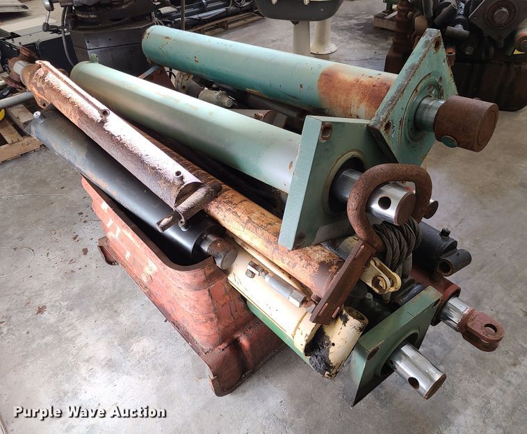 image for item DN5713 Hydraulic cylinders