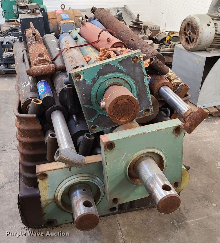 image for item DN5713 Hydraulic cylinders