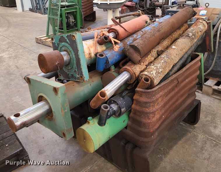 image for item DN5713 Hydraulic cylinders