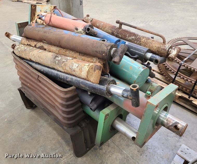 image for item DN5713 Hydraulic cylinders