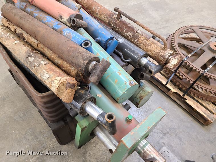 image for item DN5713 Hydraulic cylinders