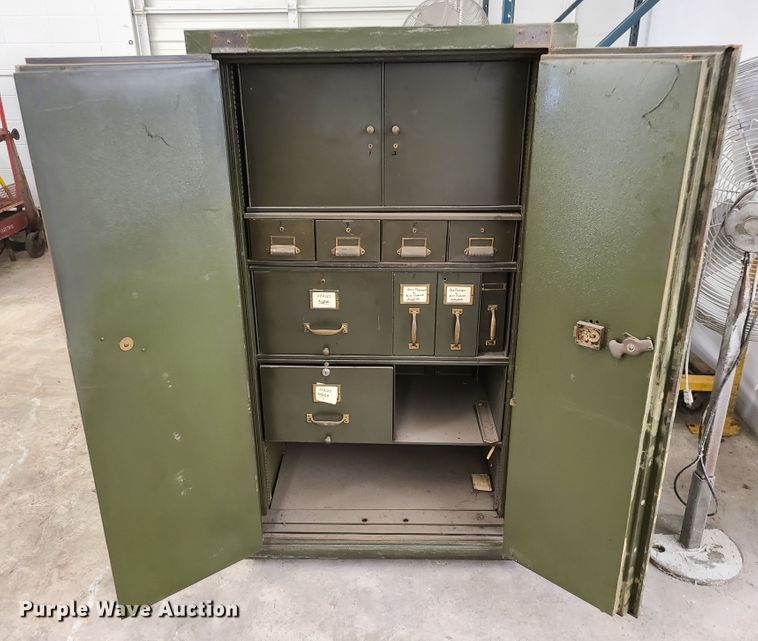 image for item DN5714 (4) safes