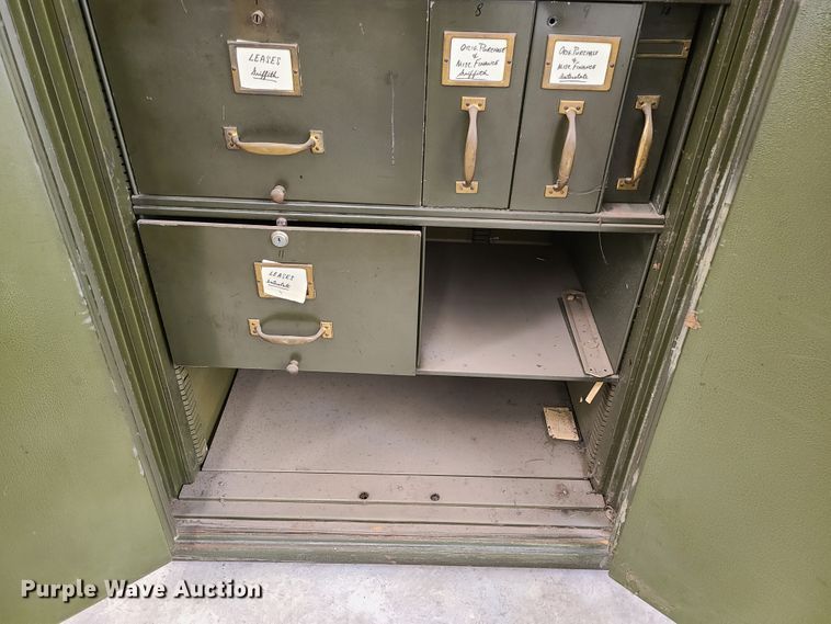 image for item DN5714 (4) safes