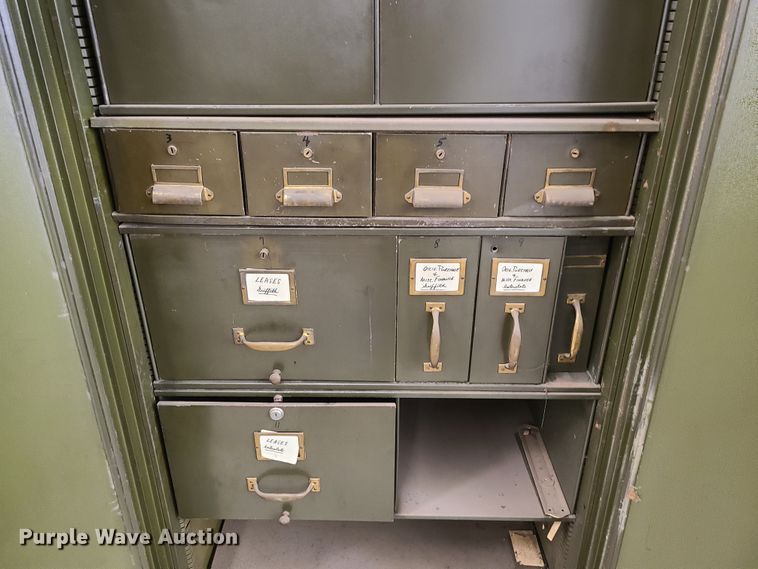 image for item DN5714 (4) safes