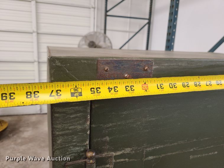 image for item DN5714 (4) safes