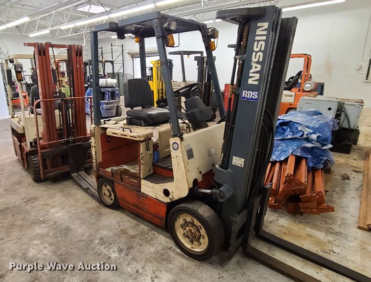image for item DN5715 (2) Nissan forklifts