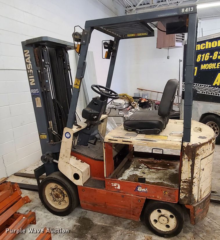 image for item DN5715 (2) Nissan forklifts