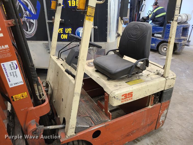 image for item DN5715 (2) Nissan forklifts
