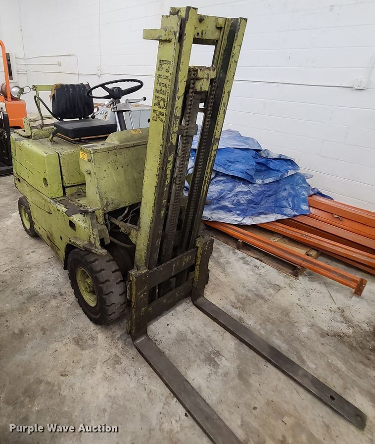 image for item DN5716 (2) forklifts
