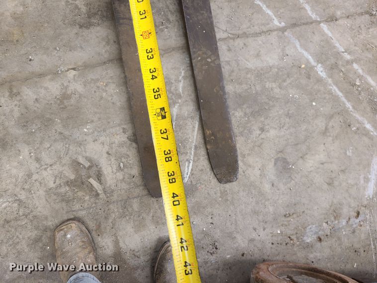 image for item DN5716 (2) forklifts