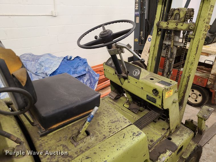 image for item DN5716 (2) forklifts