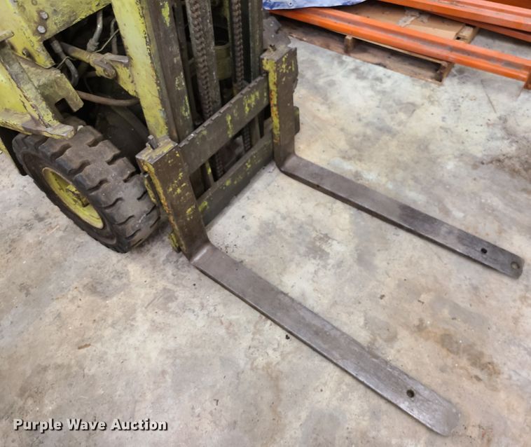 image for item DN5716 (2) forklifts