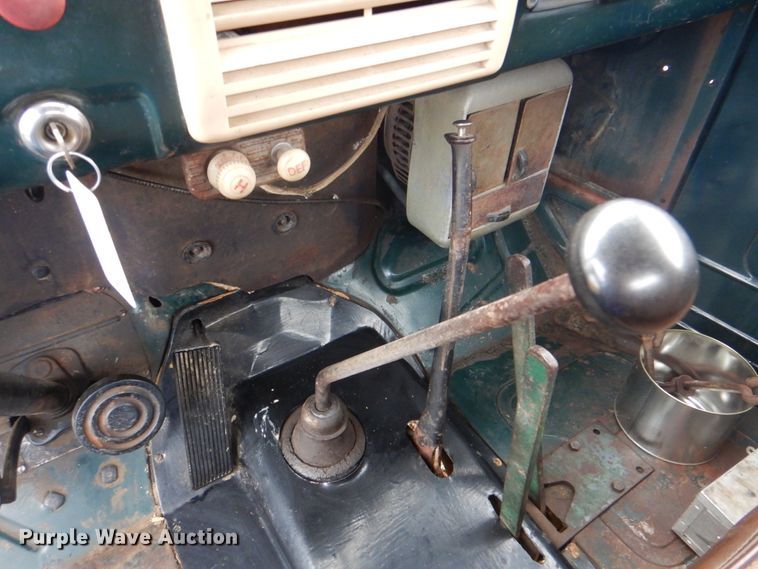 image for item DN6542 1948 Ford F6  grain truck