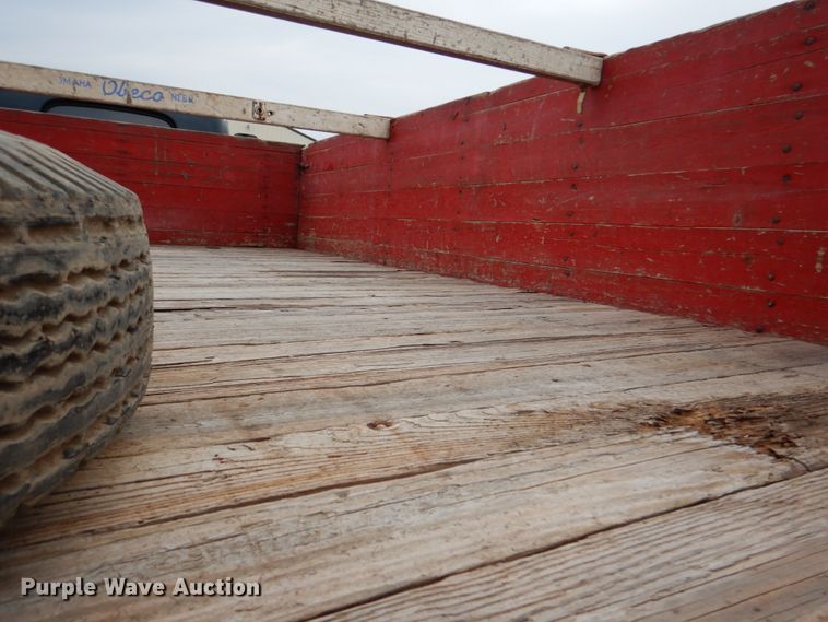 image for item DN6542 1948 Ford F6  grain truck