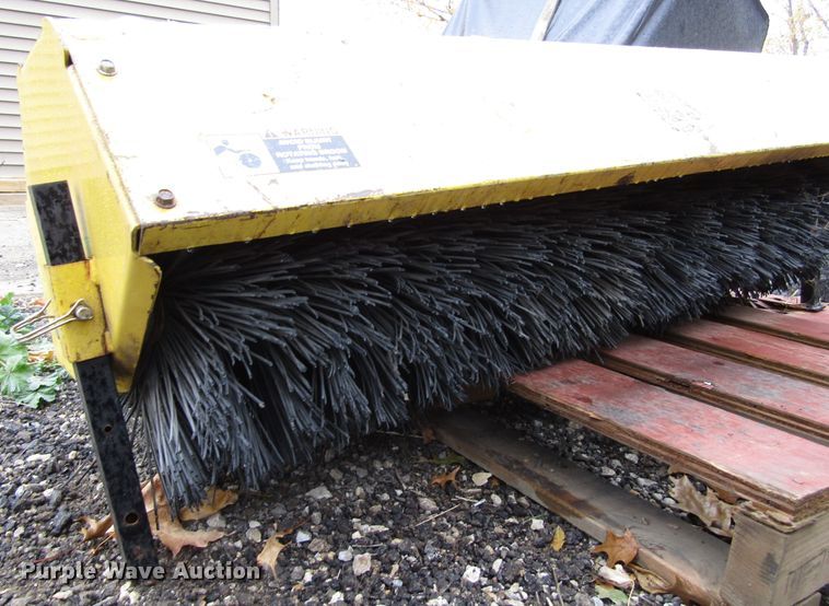 image for item EV9370 John Deere 51 Broom  broom