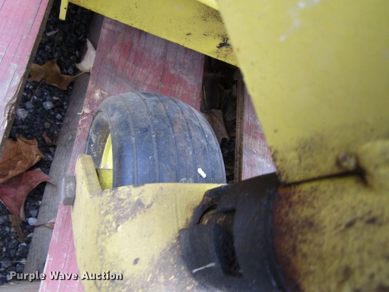 image for item EV9370 John Deere 51 Broom  broom