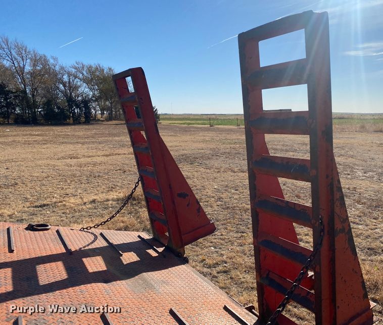 image for item EX9652 1992 Butler B-2024-A  equipment trailer