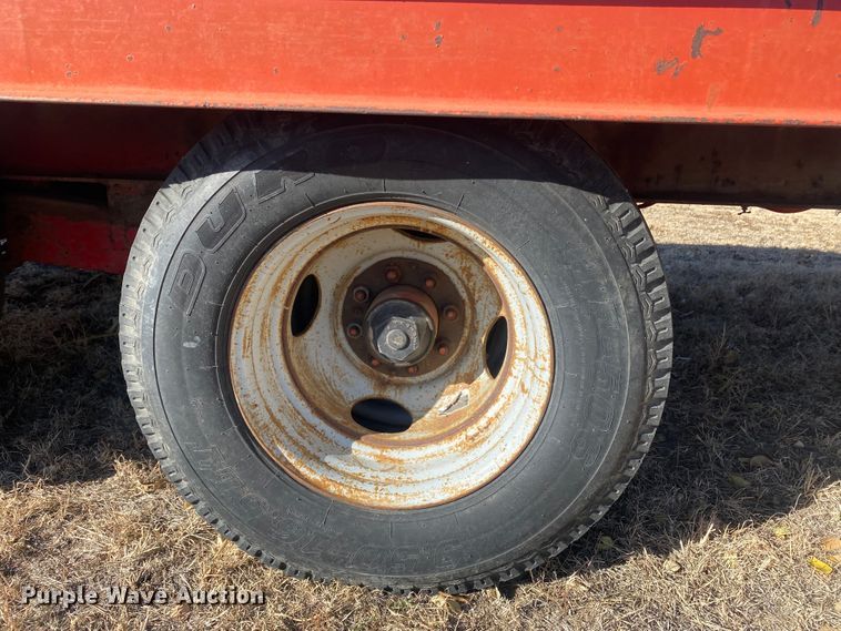 image for item EX9652 1992 Butler B-2024-A  equipment trailer