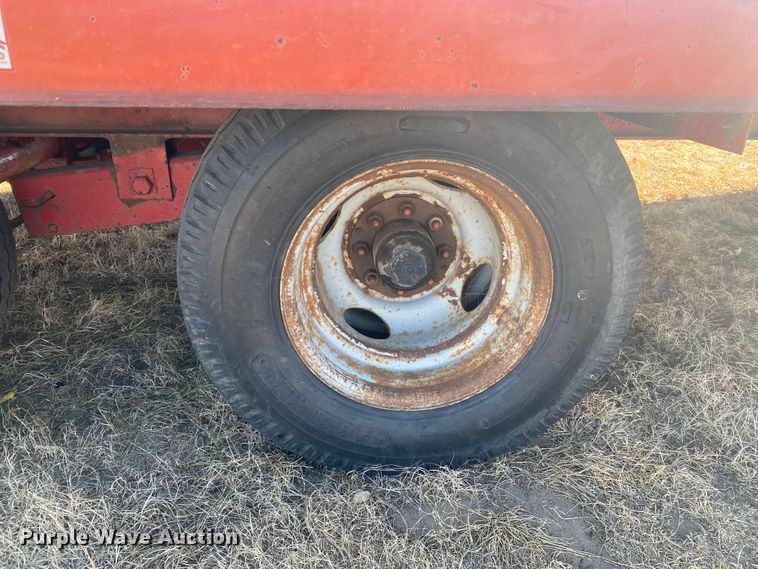 image for item EX9652 1992 Butler B-2024-A  equipment trailer