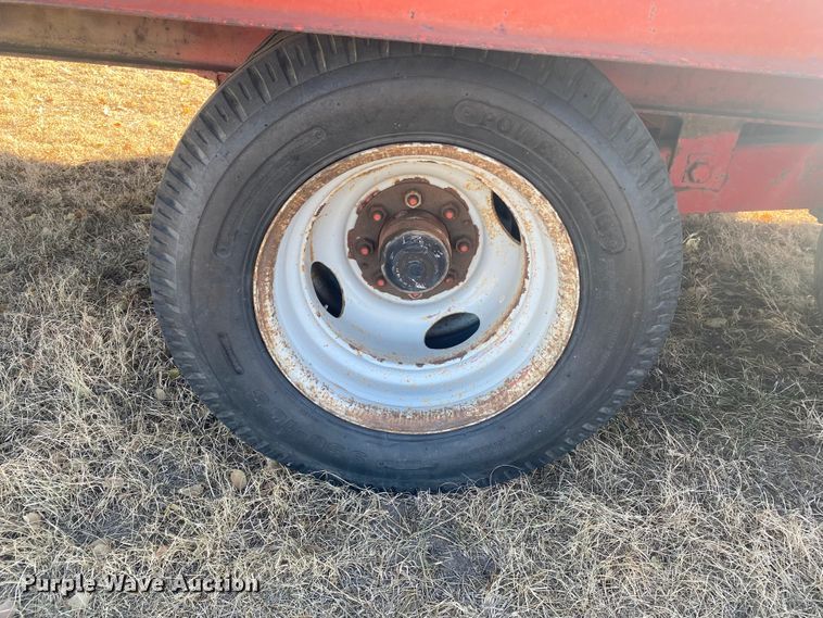 image for item EX9652 1992 Butler B-2024-A  equipment trailer