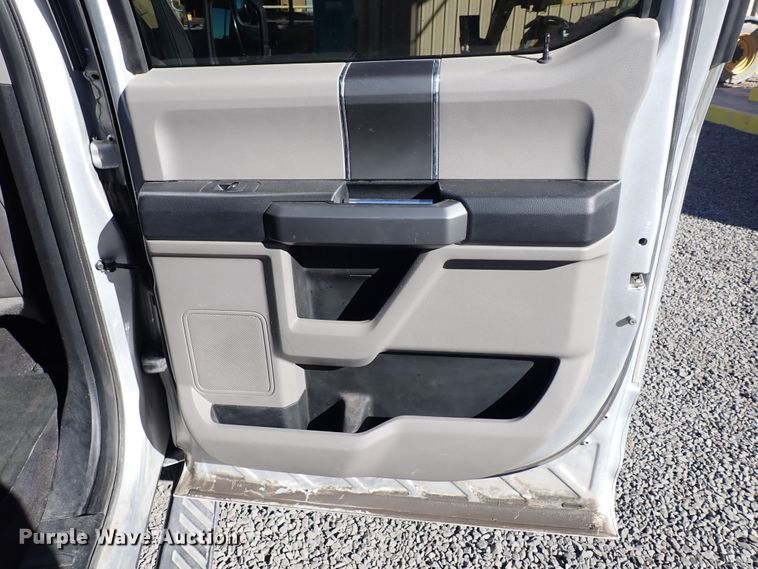 image for item EX9664 2016 Ford F150  SuperCrew pickup truck