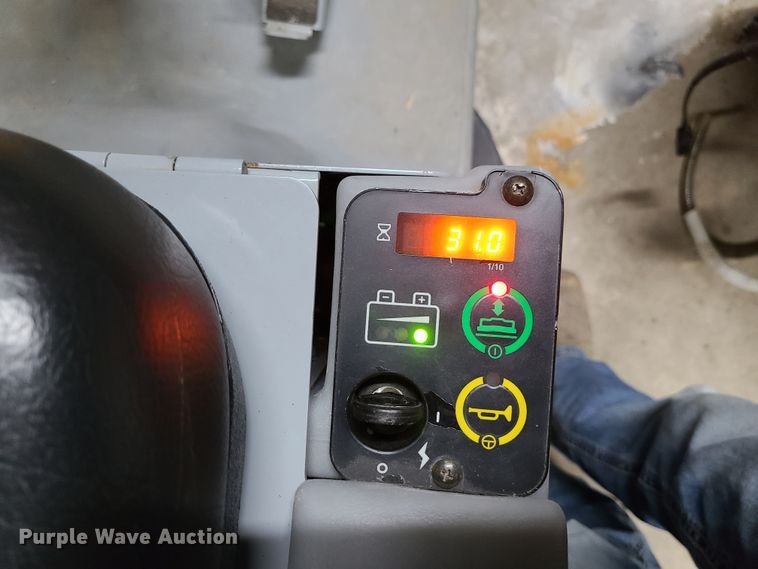 image for item EZ9245 Advance Abolition 2710  floor scrubber