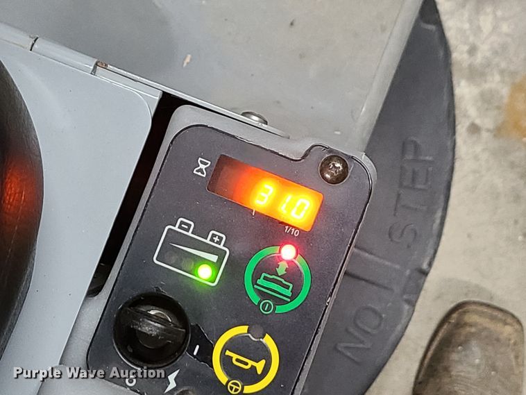 image for item EZ9245 Advance Abolition 2710  floor scrubber