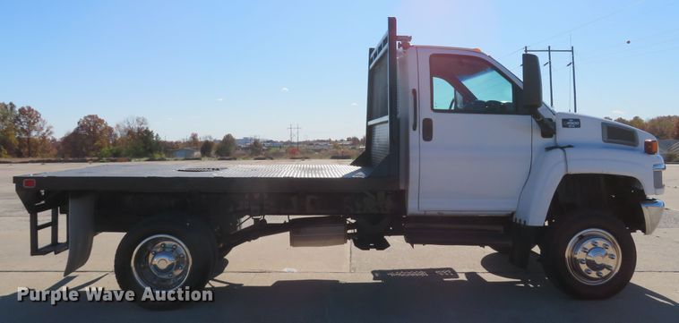 image for item FP9446 2005 Chevrolet C4500  flatbed truck