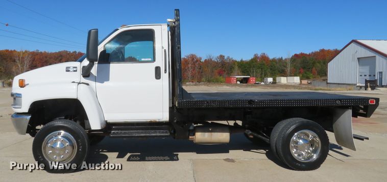 image for item FP9446 2005 Chevrolet C4500  flatbed truck