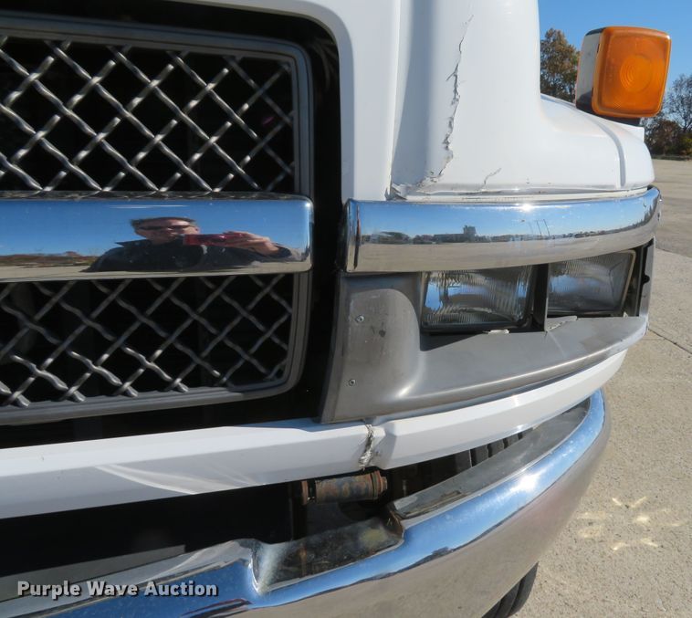image for item FP9446 2005 Chevrolet C4500  flatbed truck