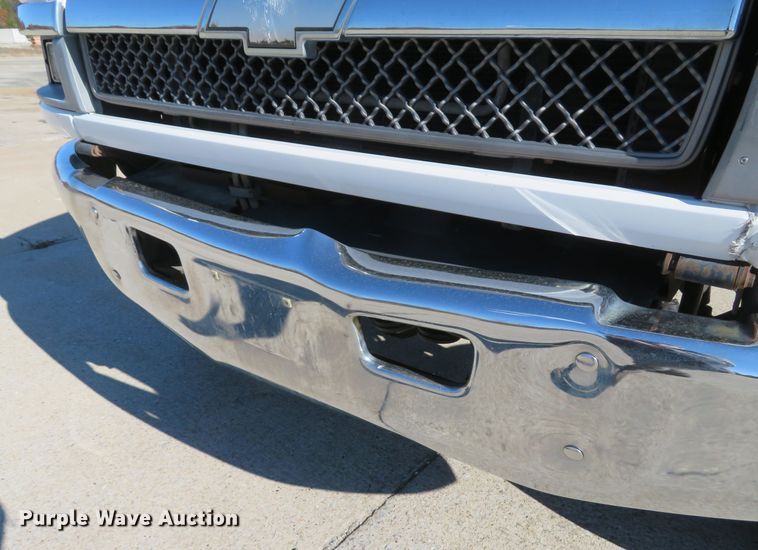 image for item FP9446 2005 Chevrolet C4500  flatbed truck