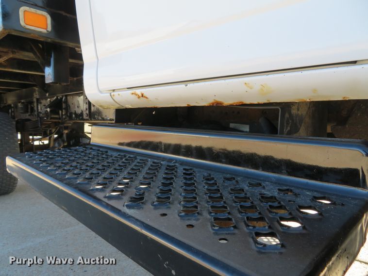 image for item FP9446 2005 Chevrolet C4500  flatbed truck