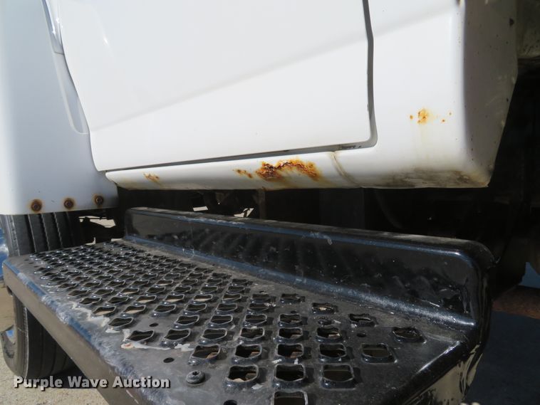 image for item FP9446 2005 Chevrolet C4500  flatbed truck