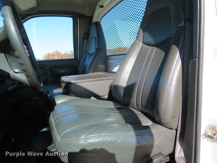 image for item FP9446 2005 Chevrolet C4500  flatbed truck