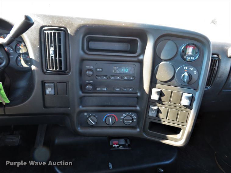 image for item FP9446 2005 Chevrolet C4500  flatbed truck