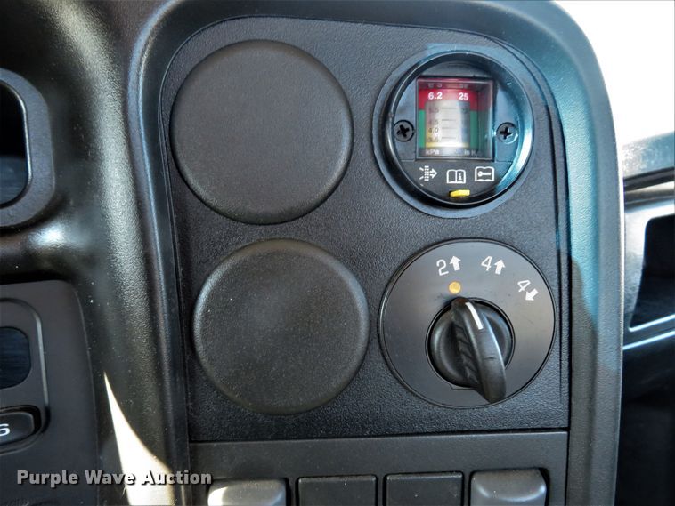 image for item FP9446 2005 Chevrolet C4500  flatbed truck