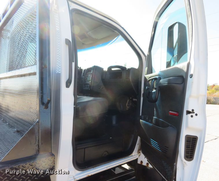 image for item FP9446 2005 Chevrolet C4500  flatbed truck