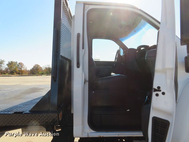 image for item FP9446 2005 Chevrolet C4500  flatbed truck